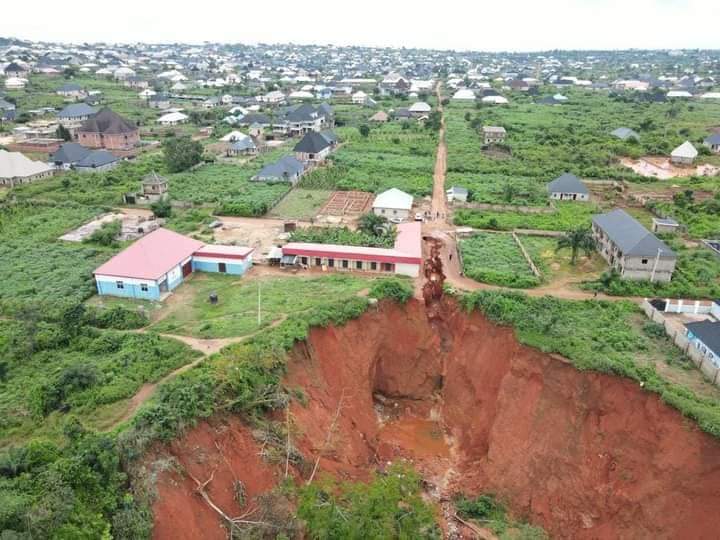 Governor Oborevwori despatches Engineers to evaluate Amachai-Okpanam gully erosion