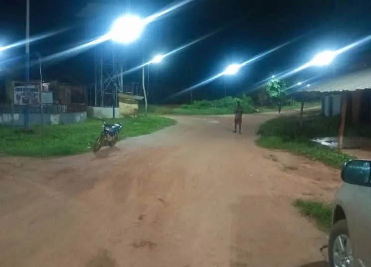 Nwaozomor Grace’s Foundation Illuminates Issele-Mkpitime with 475 Stands Of Solar Street Lights